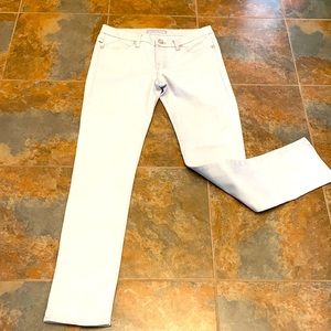 Like New! ROCK & REPUBLIC BERLIN JEANS 10 silvery gray color